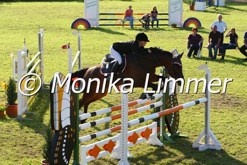 005M5914_Celestino_M Springen.JPG